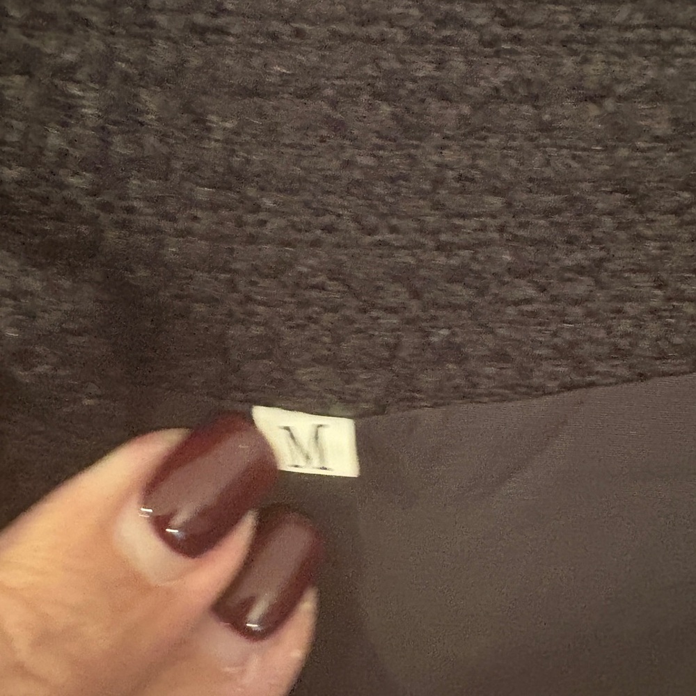 NWT Elegant Black Sleeveless Vest - Picture 4 of 9